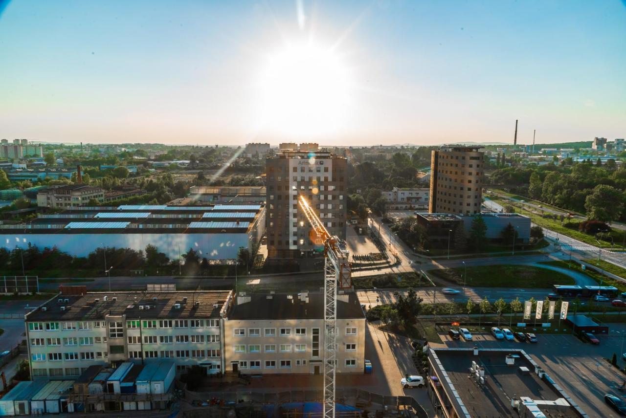 Apartament Plaza Tower 14 Pietro Kielce Bagian luar foto