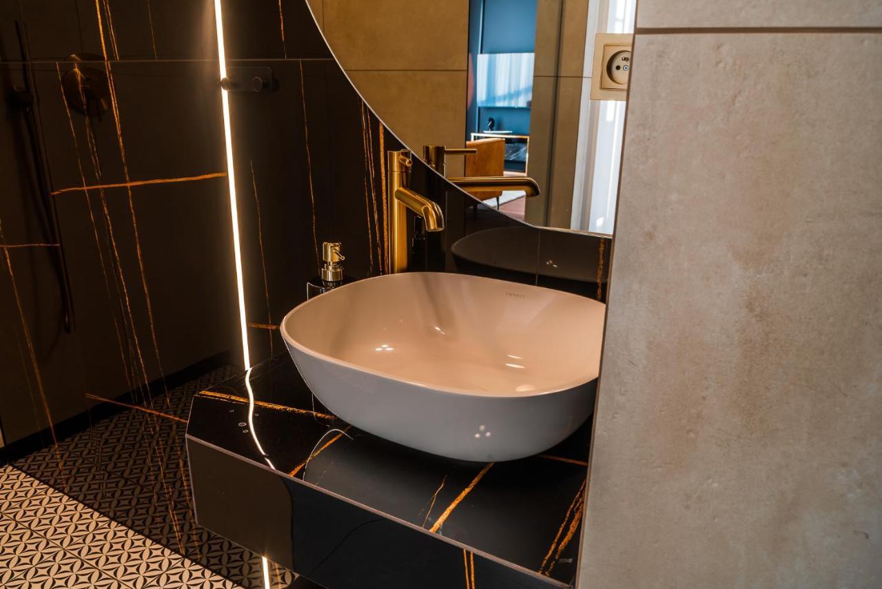 Apartament Plaza Tower 14 Pietro Kielce Bagian luar foto