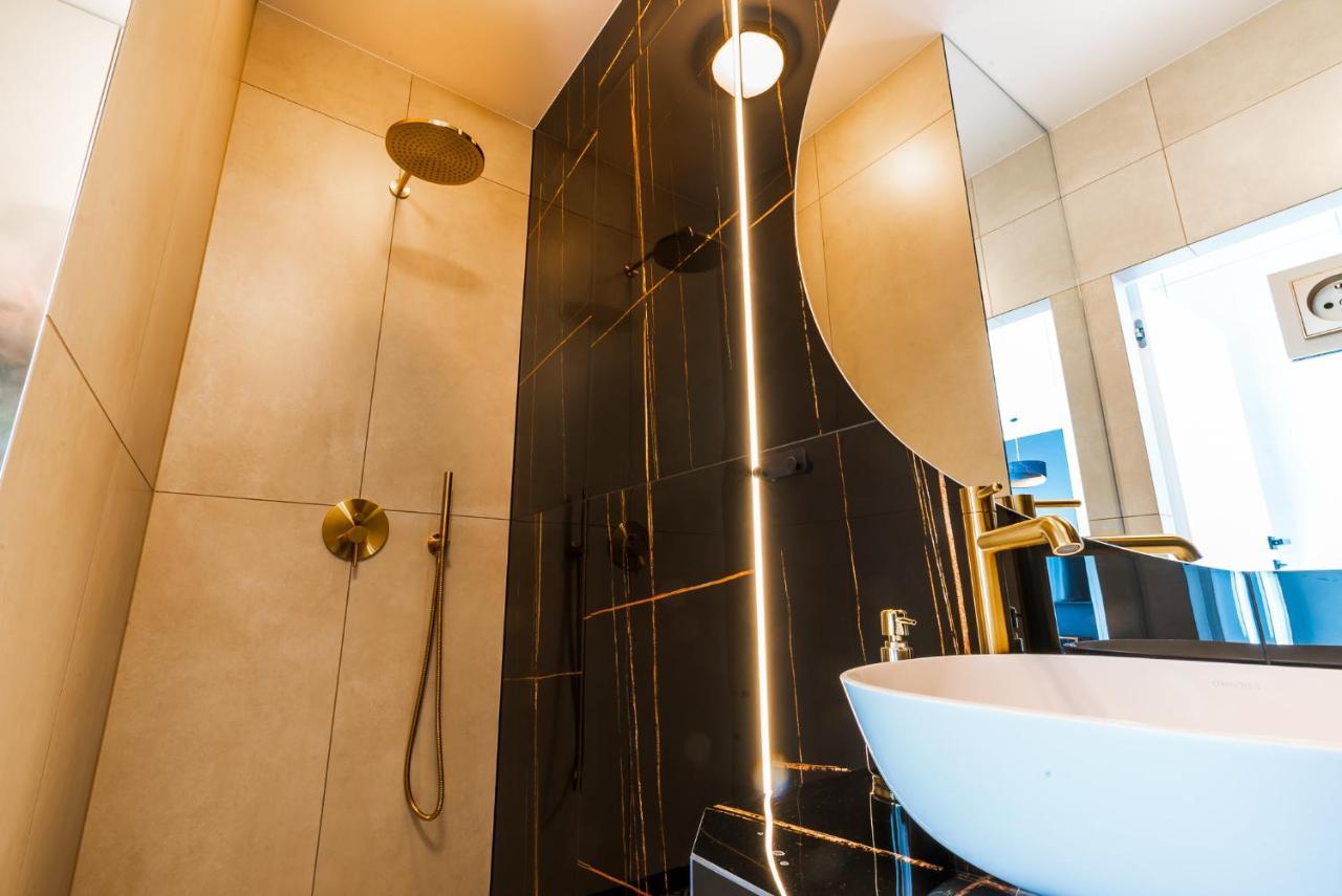 Apartament Plaza Tower 14 Pietro Kielce Bagian luar foto