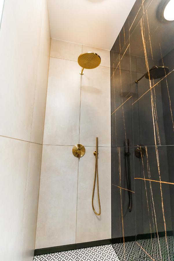 Apartament Plaza Tower 14 Pietro Kielce Bagian luar foto